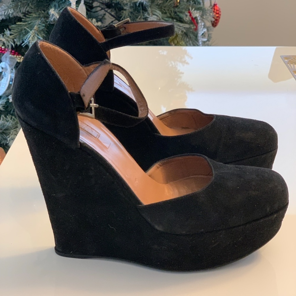 Alaia black wedges